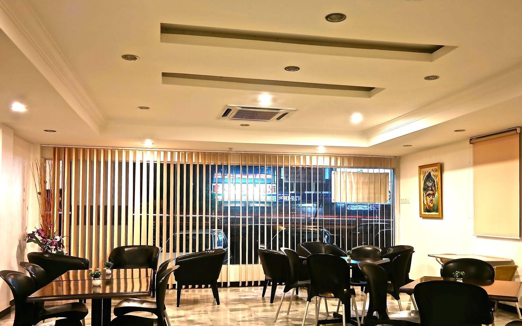 Hotel Royale Алор Сетар Екстериор снимка